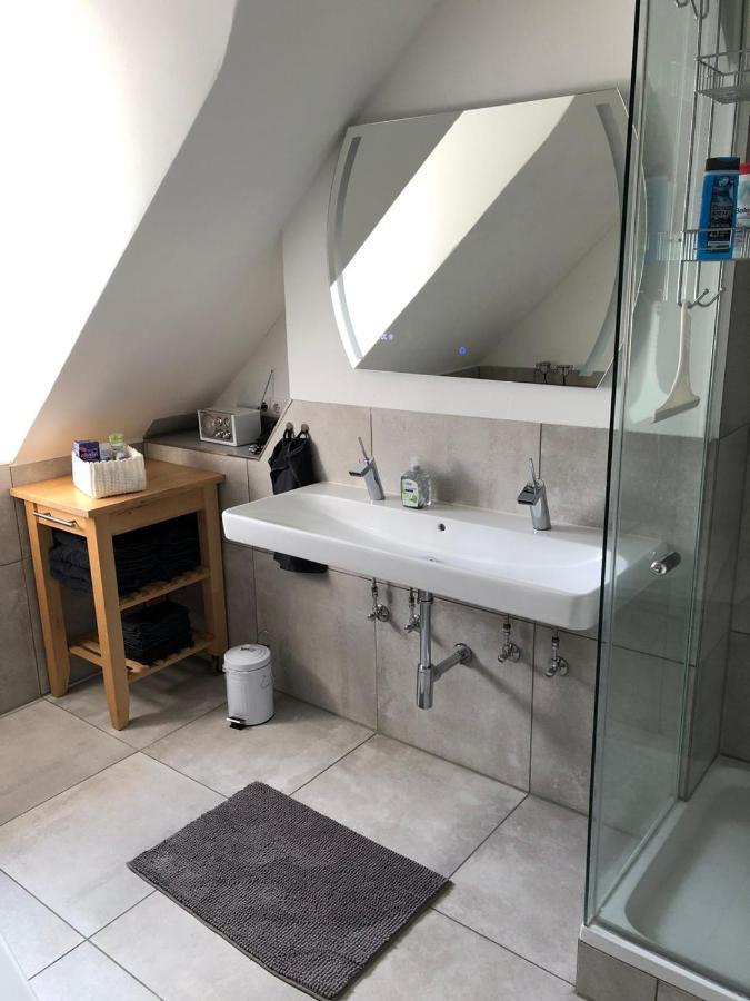 Stay At Randolphs Касел Екстериор снимка