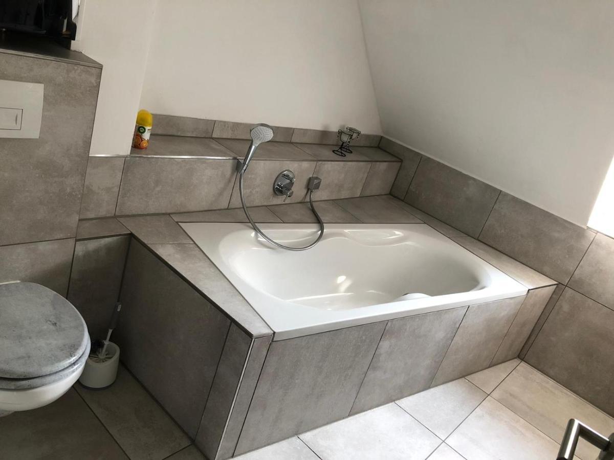 Stay At Randolphs Касел Екстериор снимка